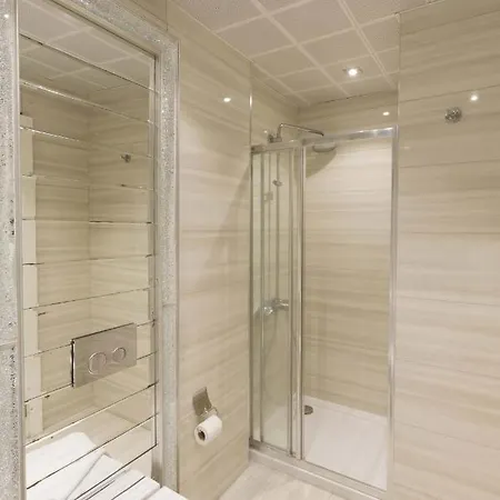 Luxury Flat With Shared Pool Near Beach In Alanya