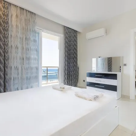 Luxury Flat With Shared Pool Near Beach In Alanya *